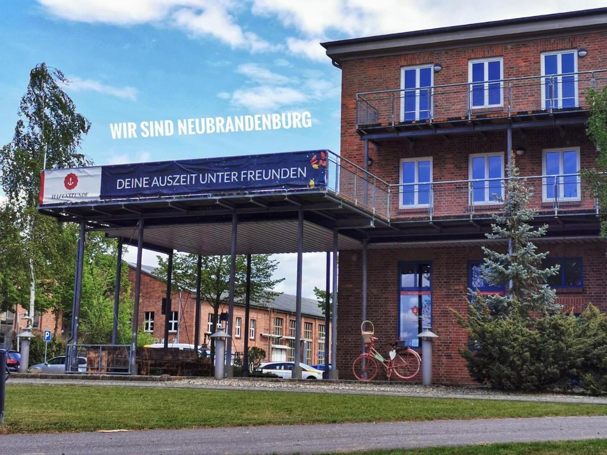 Hafenstunde Hotel Neubrandenburg Exterior foto